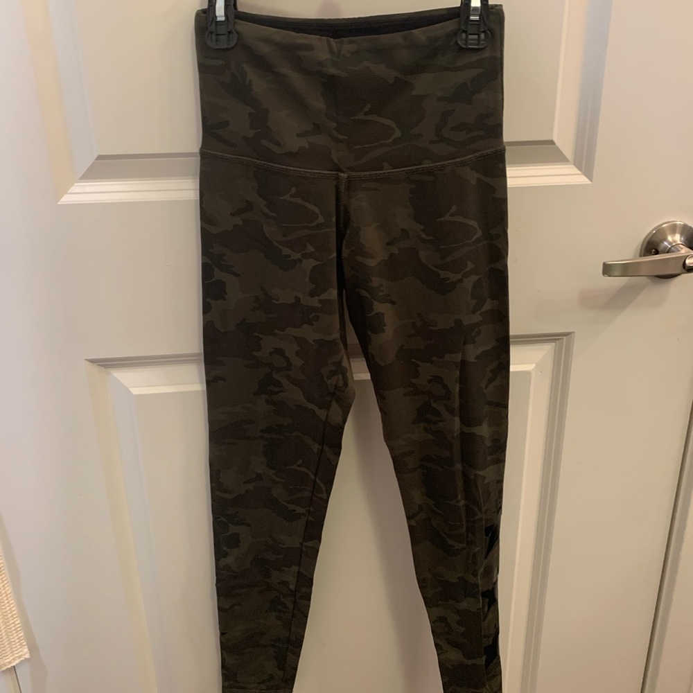 Strut This leggings, green camo, Size small